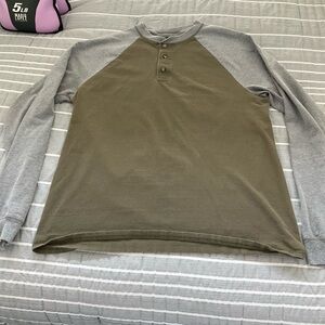 Two Men’s Hanes Beefy Long Sleeve Tee’s Size L